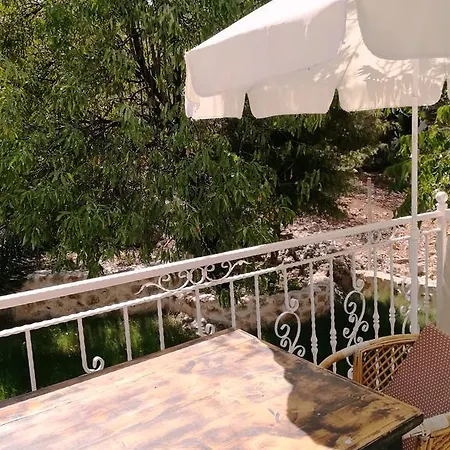 Bed & Breakfast 7 *
