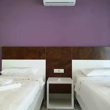 7 Bed & Breakfast