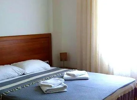 7 Bed & Breakfast
