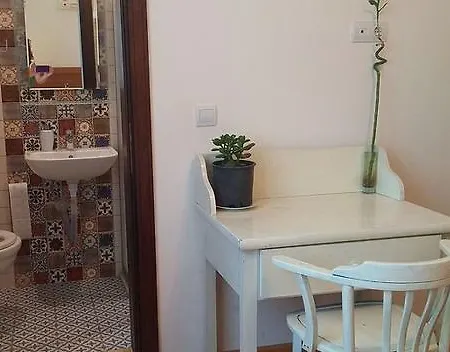 7 Bed & Breakfast